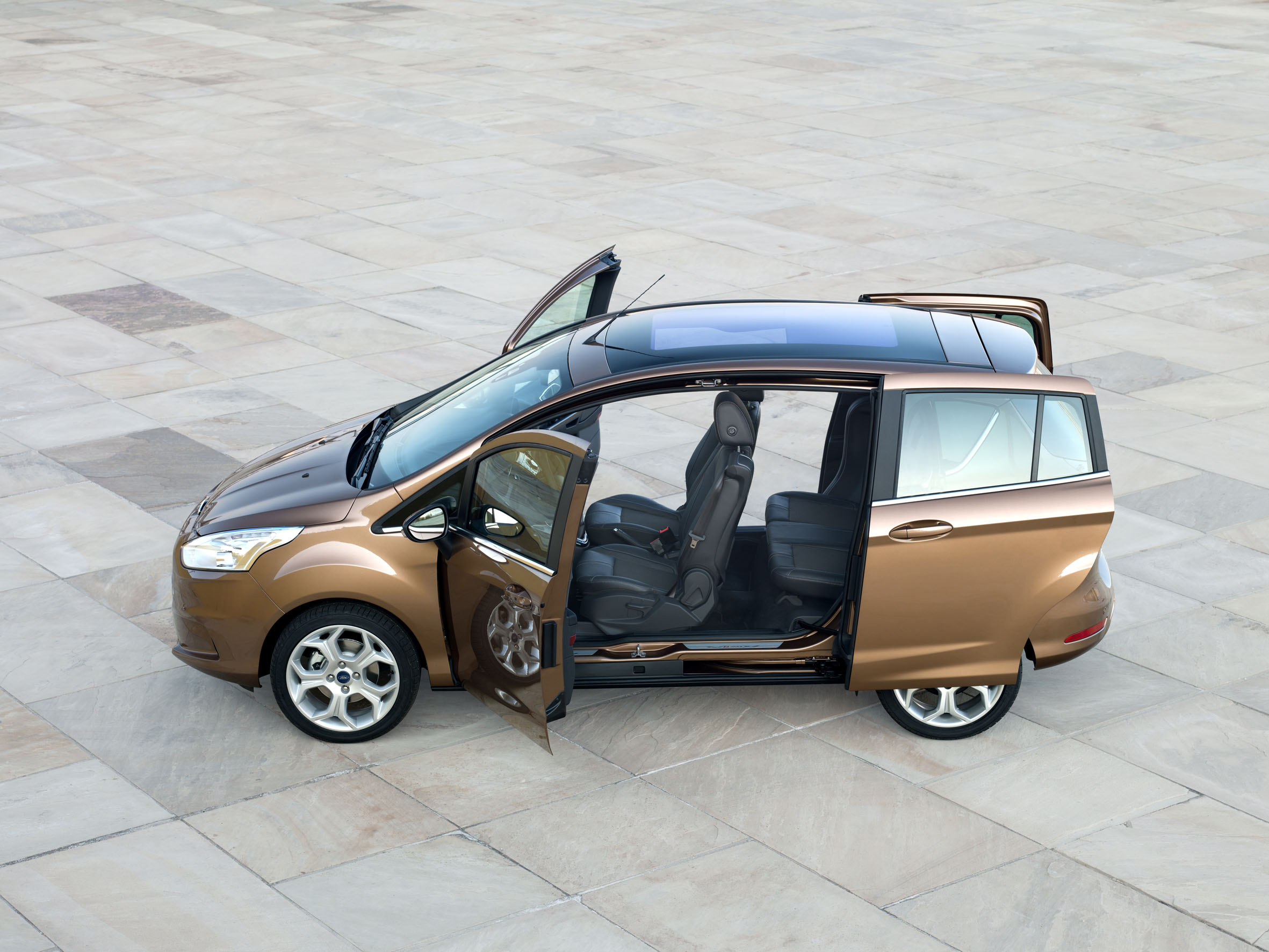 Attraktiver Neuer Ford B Max Offnet Neuen Praktischen Losungen Fur Den Stadtverkehr Seine Innovativen Turen Billigstautos Com Billige Autos Infos News