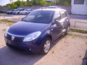 dacia-sandero-blau-seite