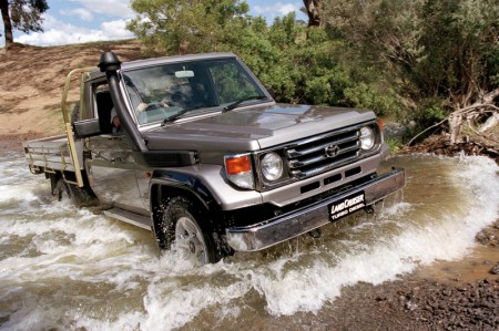 2001 Toyota LandCruiser 78 Series Turbo Diesel RV cab chassis Pickup