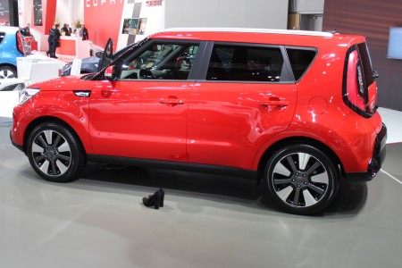 Vienna Autoshow 2015 Kia Soul und High Heels Schuhe