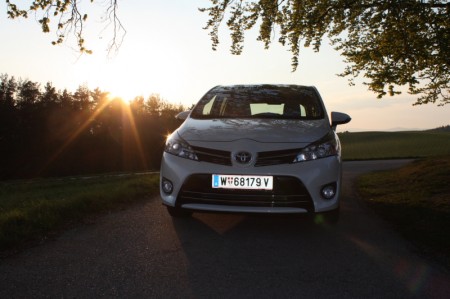 Toyota Verso Abendsonne